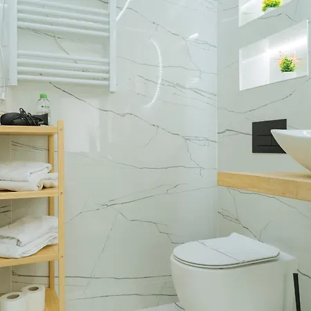 Apartament Oldtown Oasis --- Self Check In --- Metro Station At 1min --- Secured Parking Nearby---