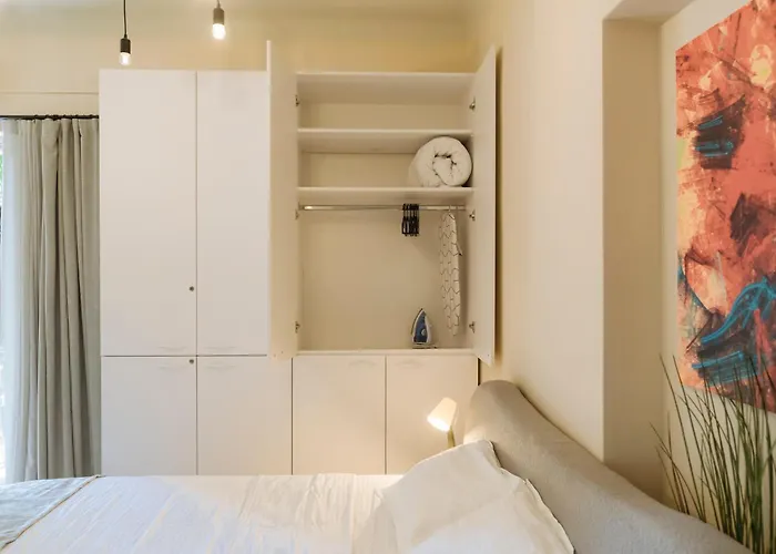 Oldtown Oasis --- Self Check In --- Metro Station At 1min --- Secured Parking Nearby--- * Bukarest