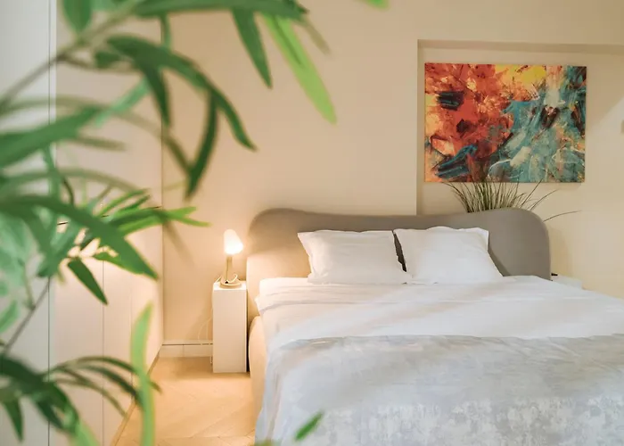 Oldtown Oasis --- Self Check In --- Metro Station At 1min --- Secured Parking Nearby--- * Bukarest