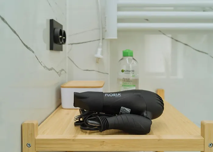 Oldtown Oasis --- Self Check In --- Metro Station At 1min --- Secured Parking Nearby--- Lejlighed Bukarest