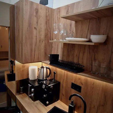 Downtown Oasis - Secured Parking Nearby - Self Check In - Metro Station At 1min * Bucharest