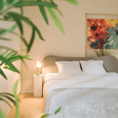 Oldtown Oasis --- Self Check In --- Metro Station At 1min --- Secured Parking Nearby--- * Bukurešť