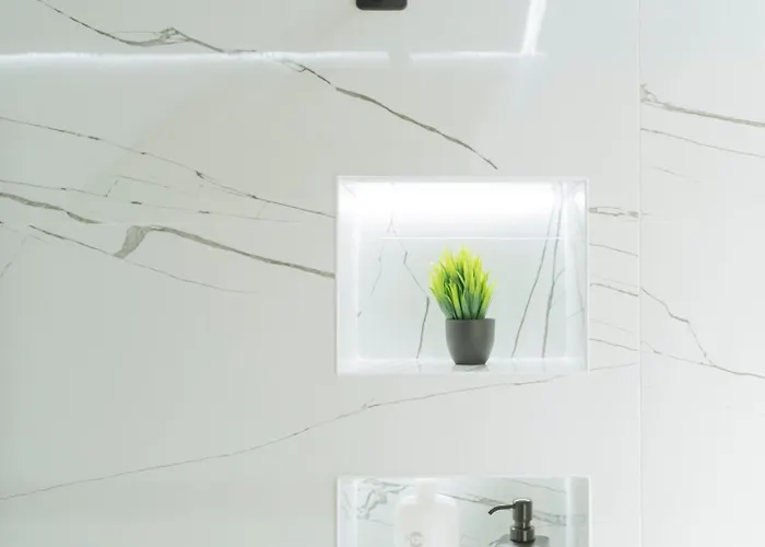 Oldtown Oasis --- Self Check In --- Metro Station At 1min --- Secured Parking Nearby--- Apartman Bukarest