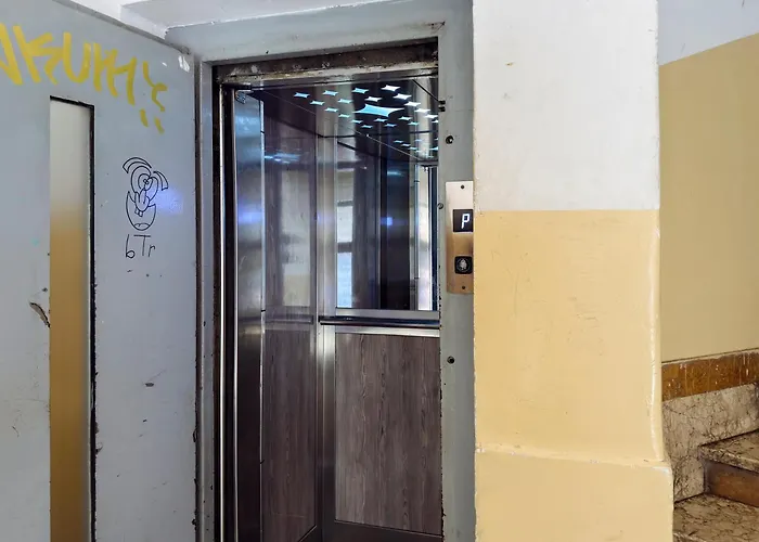 Oldtown Oasis --- Self Check In --- Metro Station At 1min --- Secured Parking Nearby--- * بوخارست