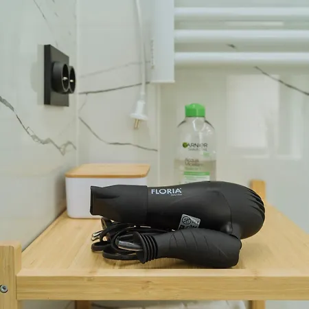 Oldtown Oasis --- Self Check In --- Metro Station At 1min --- Secured Parking Nearby--- 公寓 布加勒斯特