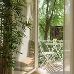Oldtown Oasis --- Self Check In --- Metro Station At 1min --- Secured Parking Nearby--- Apartment *
